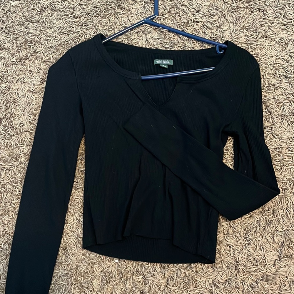 Very cute black cropped shirt